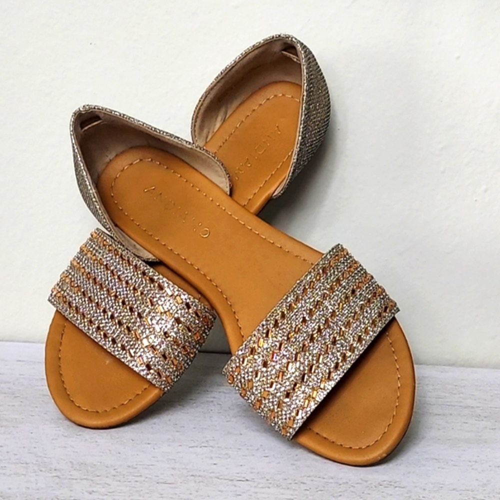 Andiamo Tan,Gold, Silver Shimmery Sandals Size 7